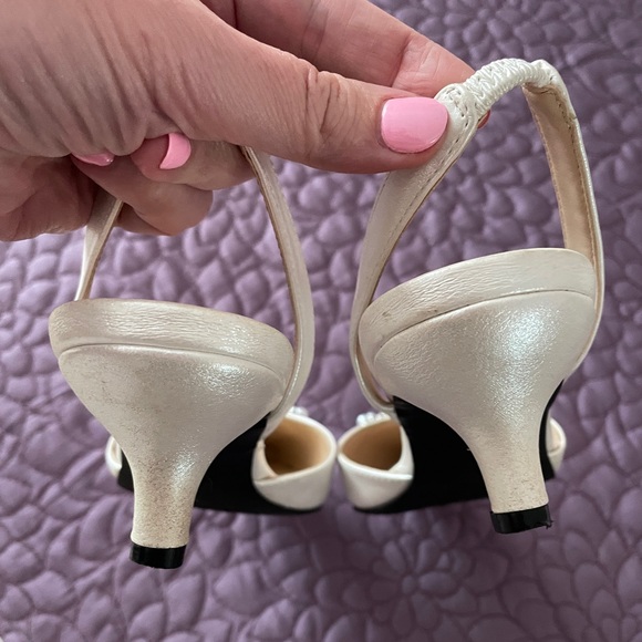 Adrienne Vittadini Champagne Slingback Heels w/ Pearl Embellishment - Picture 5 of 6